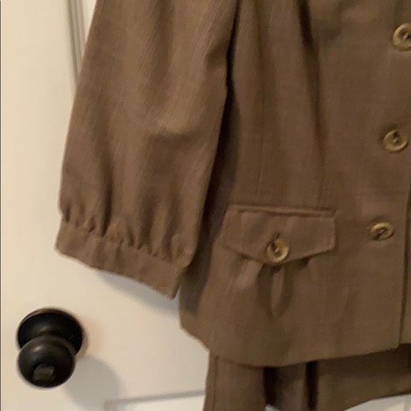 EUC Banana Republic skirt suit - Picture 3 of 8